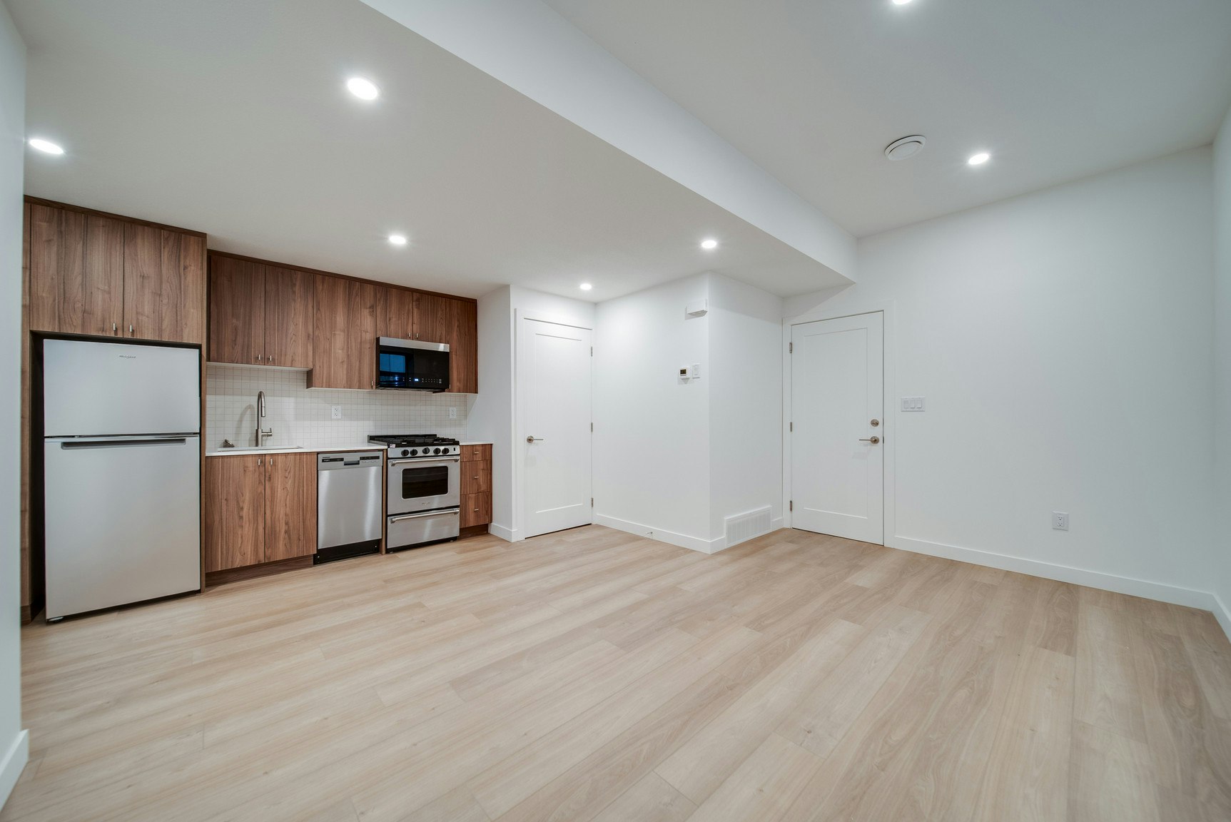 11315 58 Avenue Northwest, Edmonton, AB, T6H 0X8 - 9