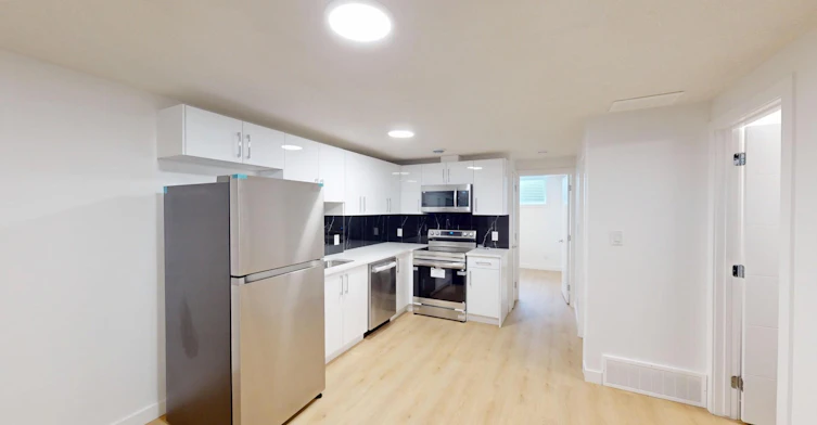 10963 140 Street NW, Edmonton, AB, T5C 2M6 - 2