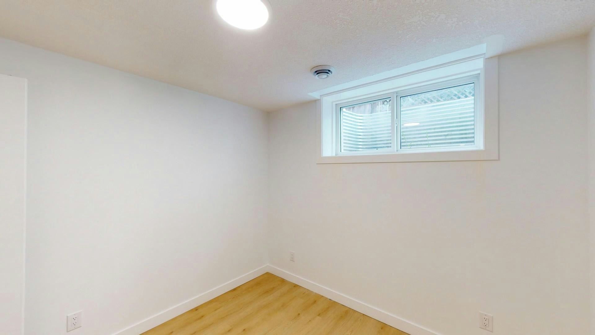 10963 140 Street NW, Edmonton, AB, T5C 2M6 - 5