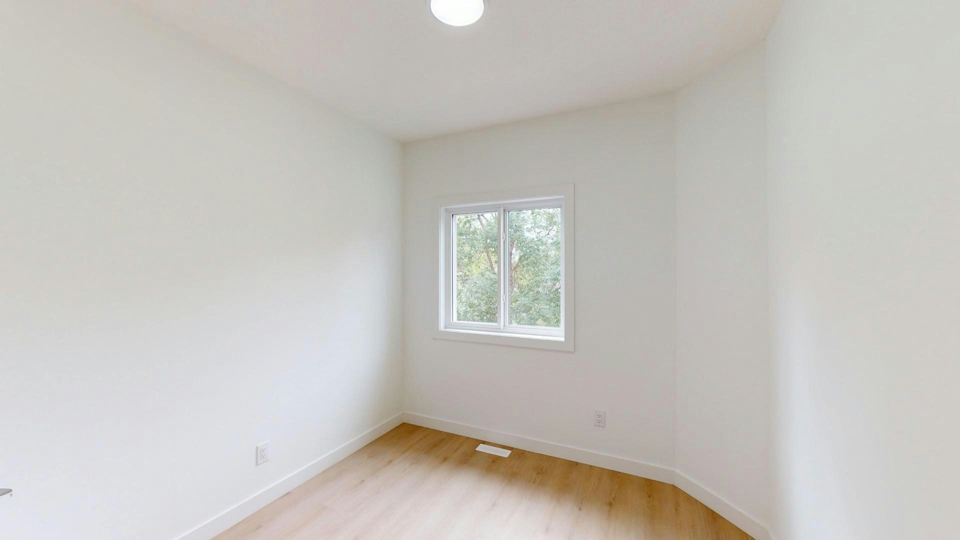 10965 140 Street NW, Edmonton, AB, T5C 2M6 - 5