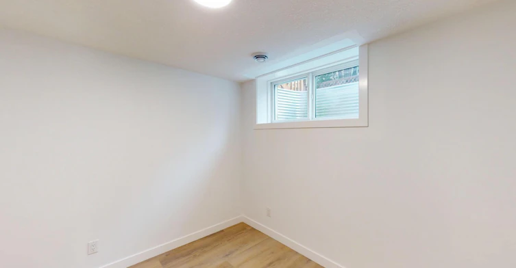 10965 140 Street NW, Edmonton, AB, T5C 2M6 - 4