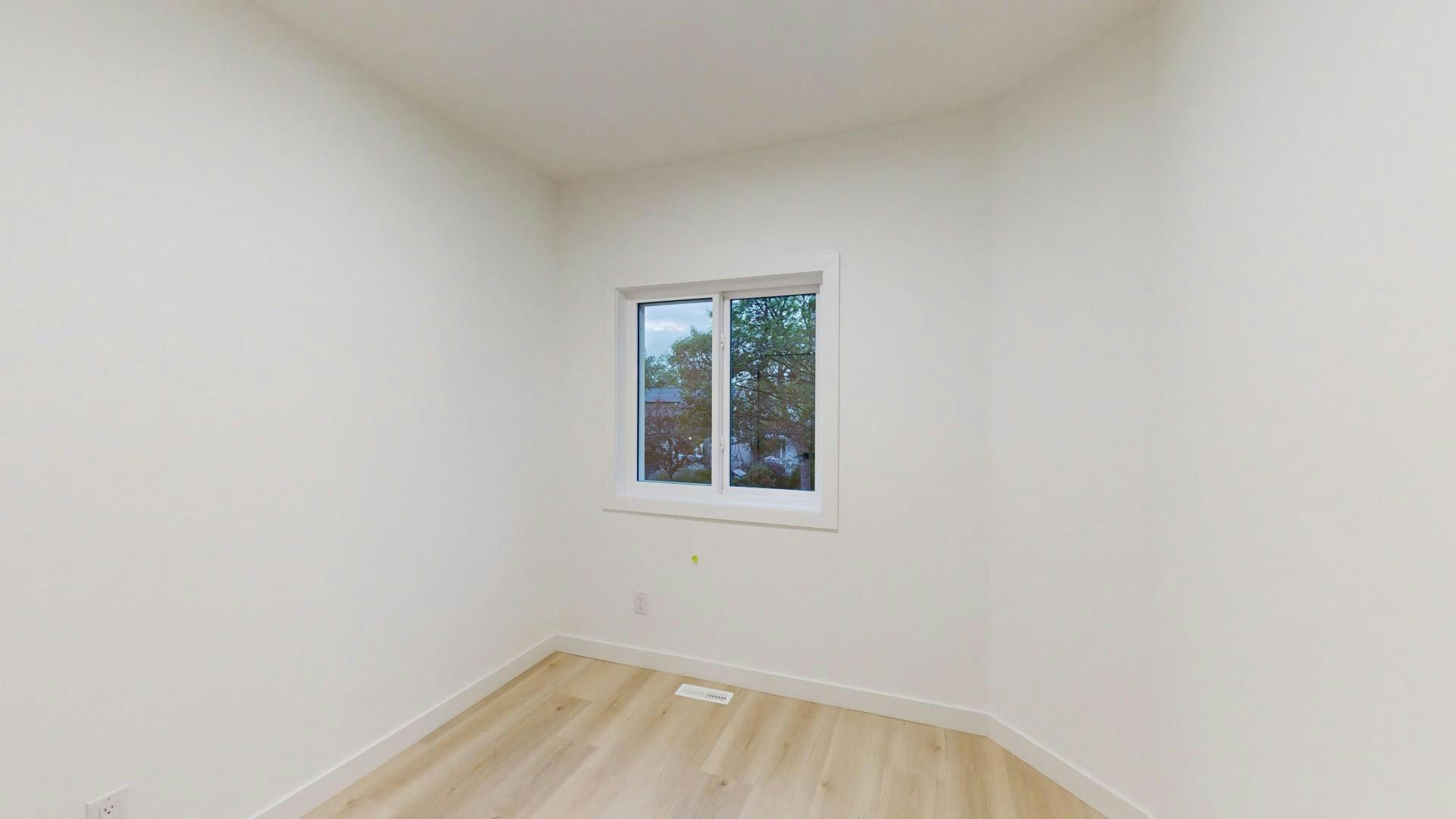 10967 140 Street Nw, Edmonton, AB, T5C 2M6 - 9