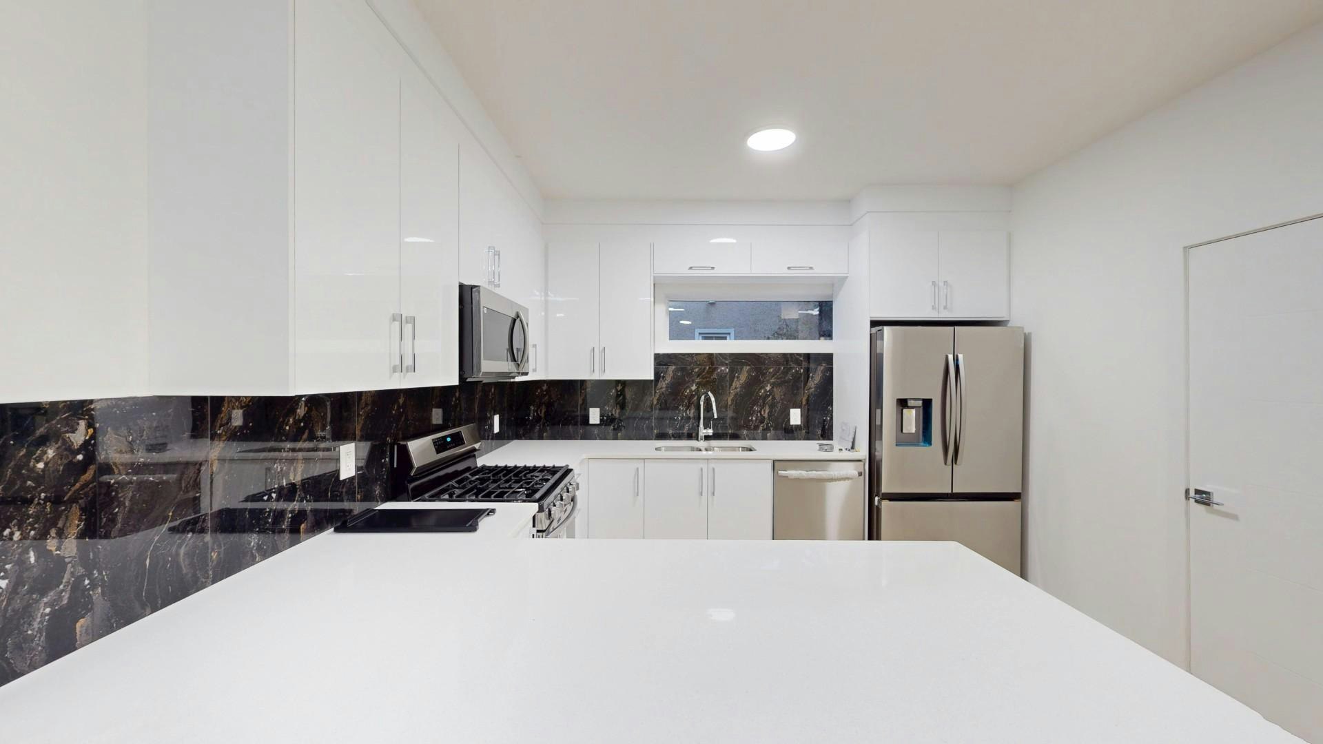10967 140 Street Nw, Edmonton, AB, T5C 2M6