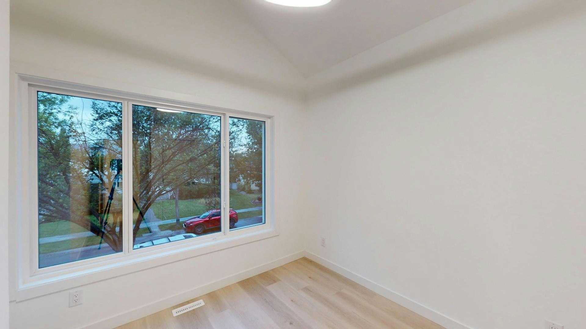 10967 140 Street Nw, Edmonton, AB, T5C 2M6 - 7