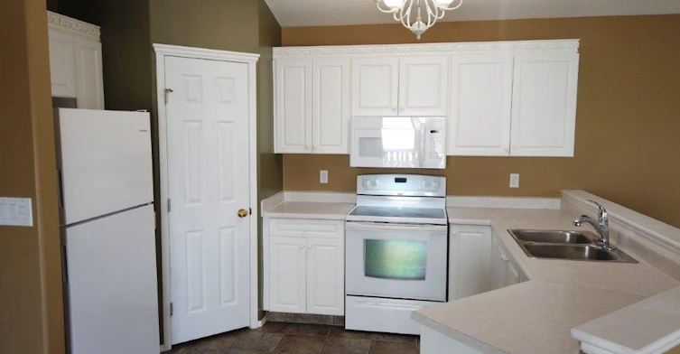 6219 90a Street, Grande Prairie, AB, T8W 2M3 - 2
