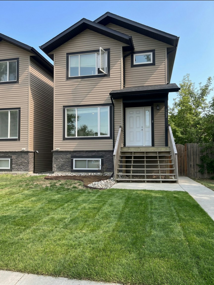 1822 D Avenue North, Saskatoon, SK, S7L 1R4