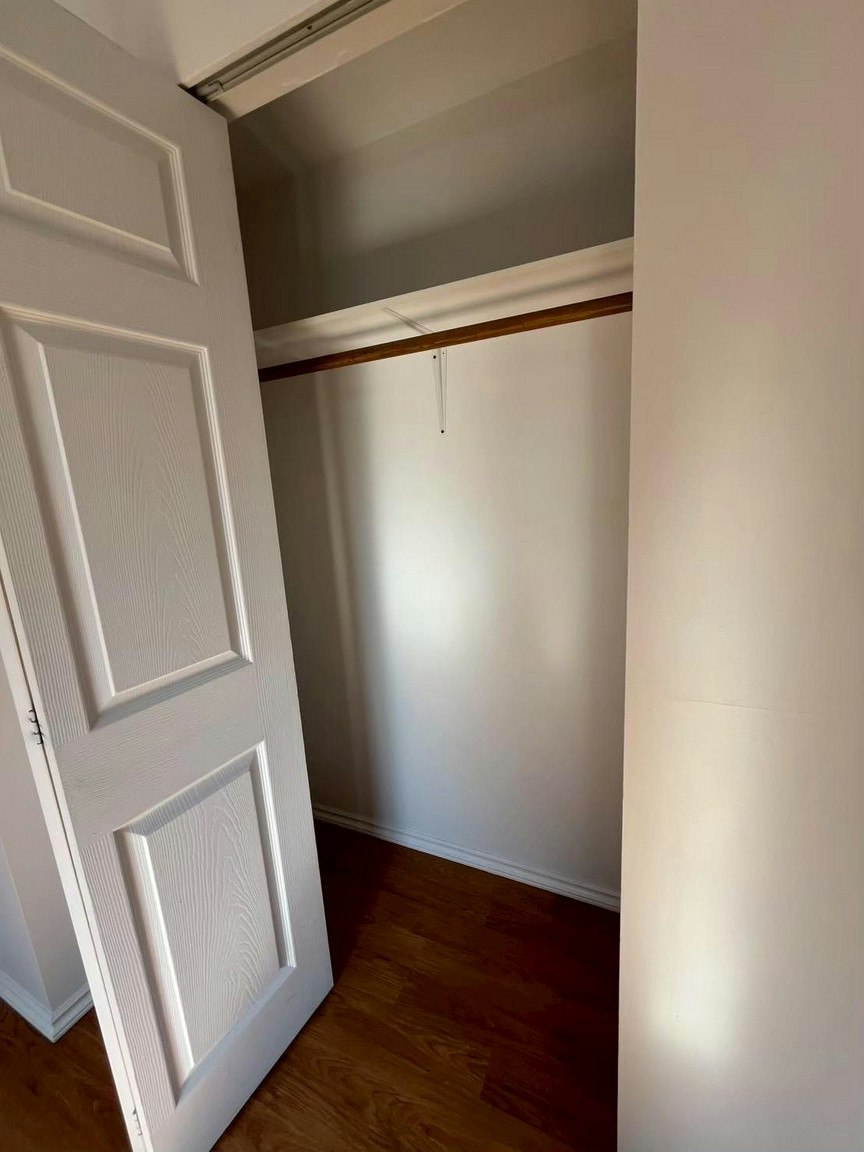 4-3290 Main Street, Vancouver, BC, V5V 3M5 - 5