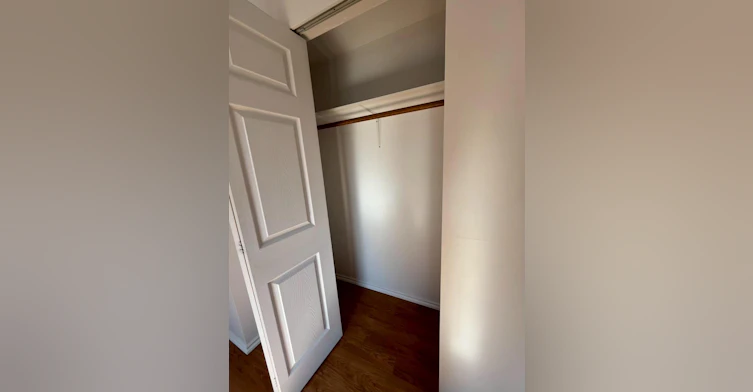 4-3290 Main Street, Vancouver, BC, V5V 3M5 - 5