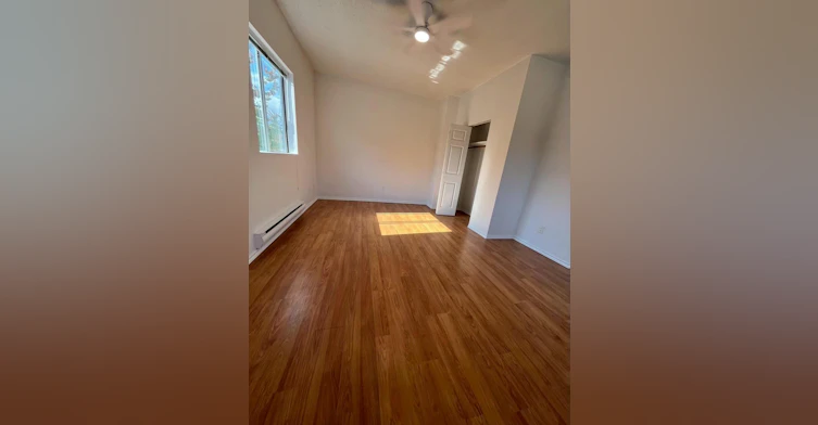 4-3290 Main Street, Vancouver, BC, V5V 3M5 - 4