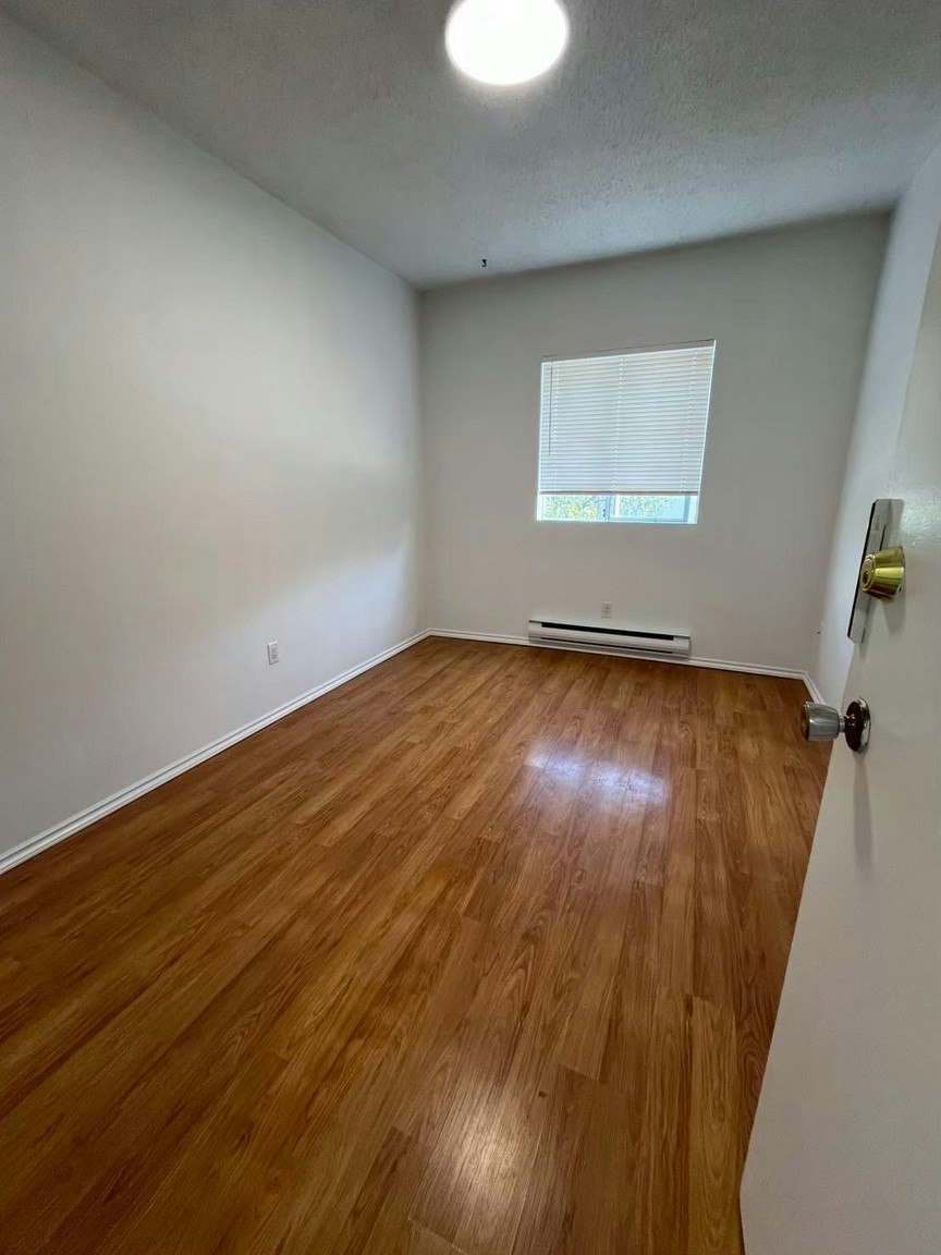 4-3290 Main Street, Vancouver, BC, V5V 3M5 - 2