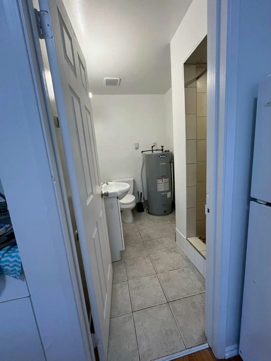 4-3290 Main Street, Vancouver, BC, V5V 3M5 - 8