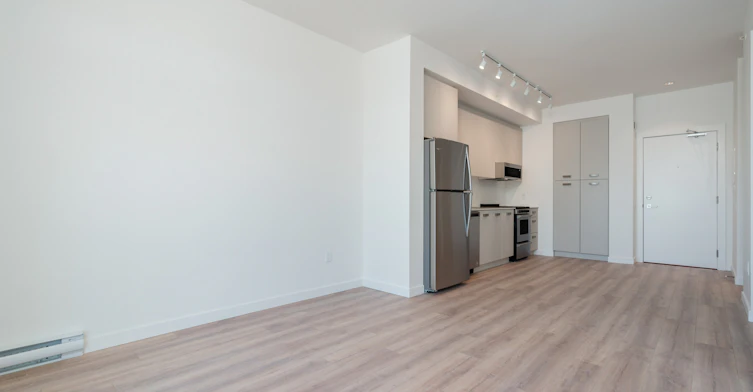 2850 Livingstone Avenue, Abbotsford, BC, V2T 0K3 - 4