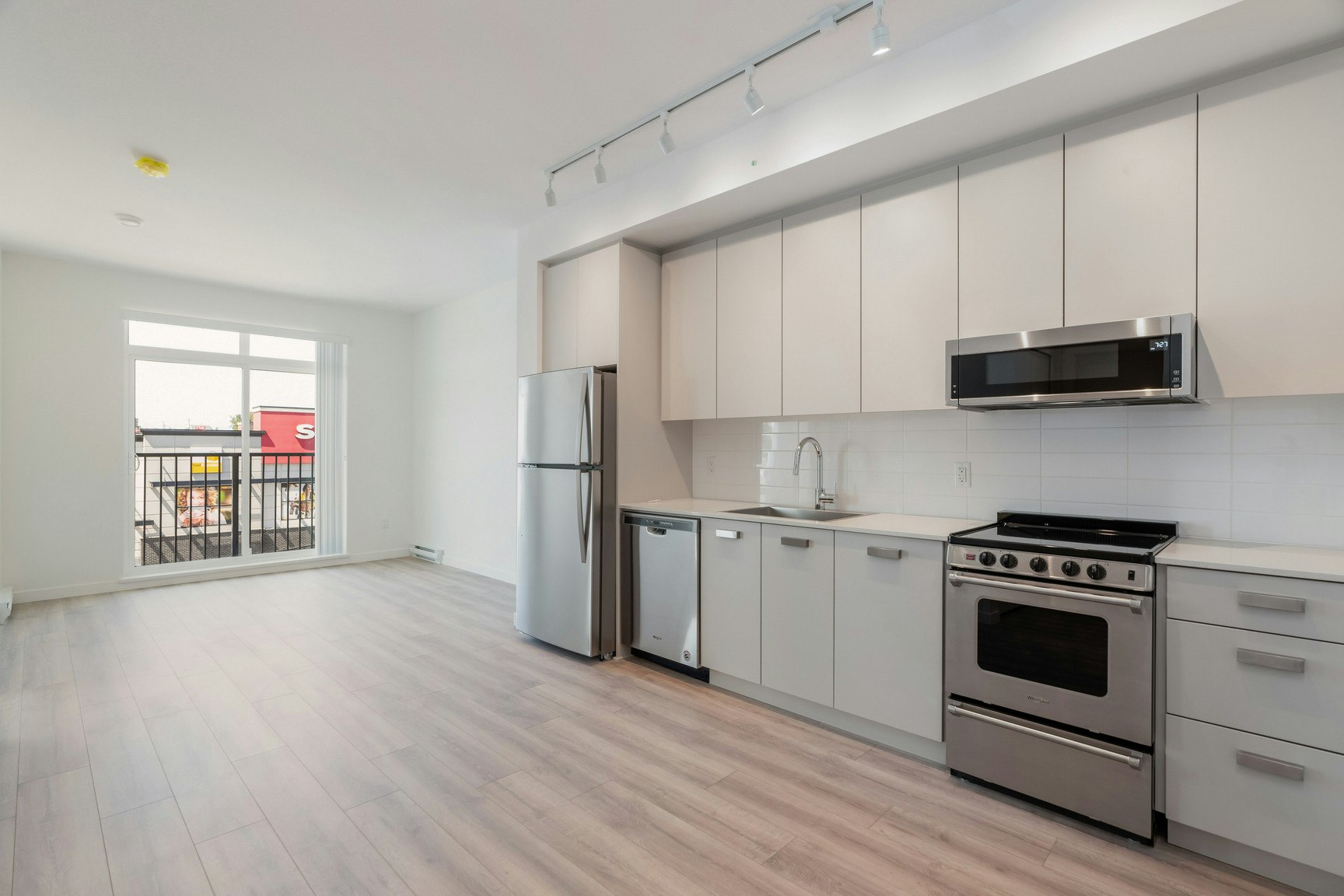 2850 Livingstone Avenue, Abbotsford, BC, V2T 0K3 - 9