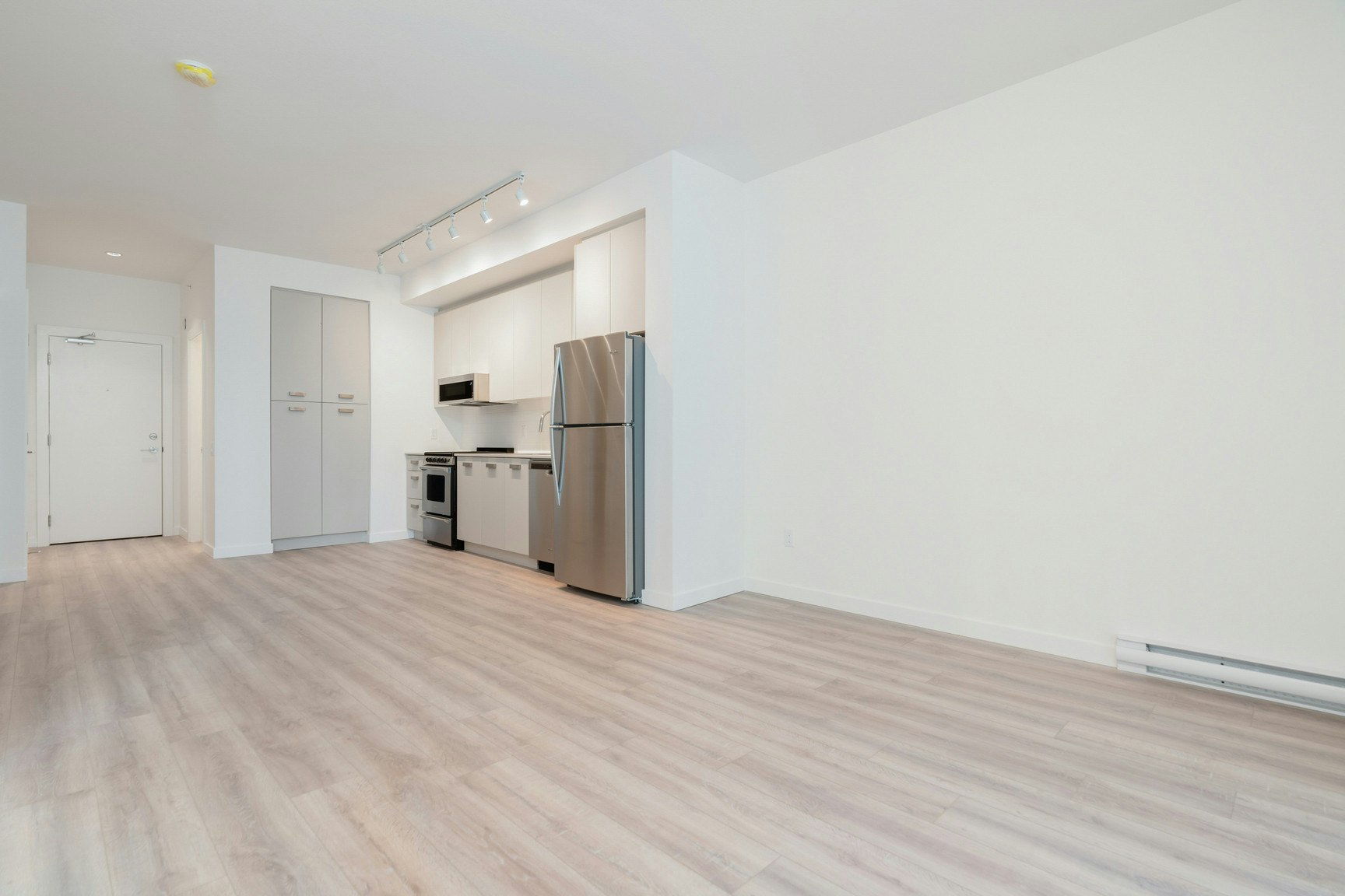 2850 Livingstone Avenue, Abbotsford, BC, V2T 0K3 5