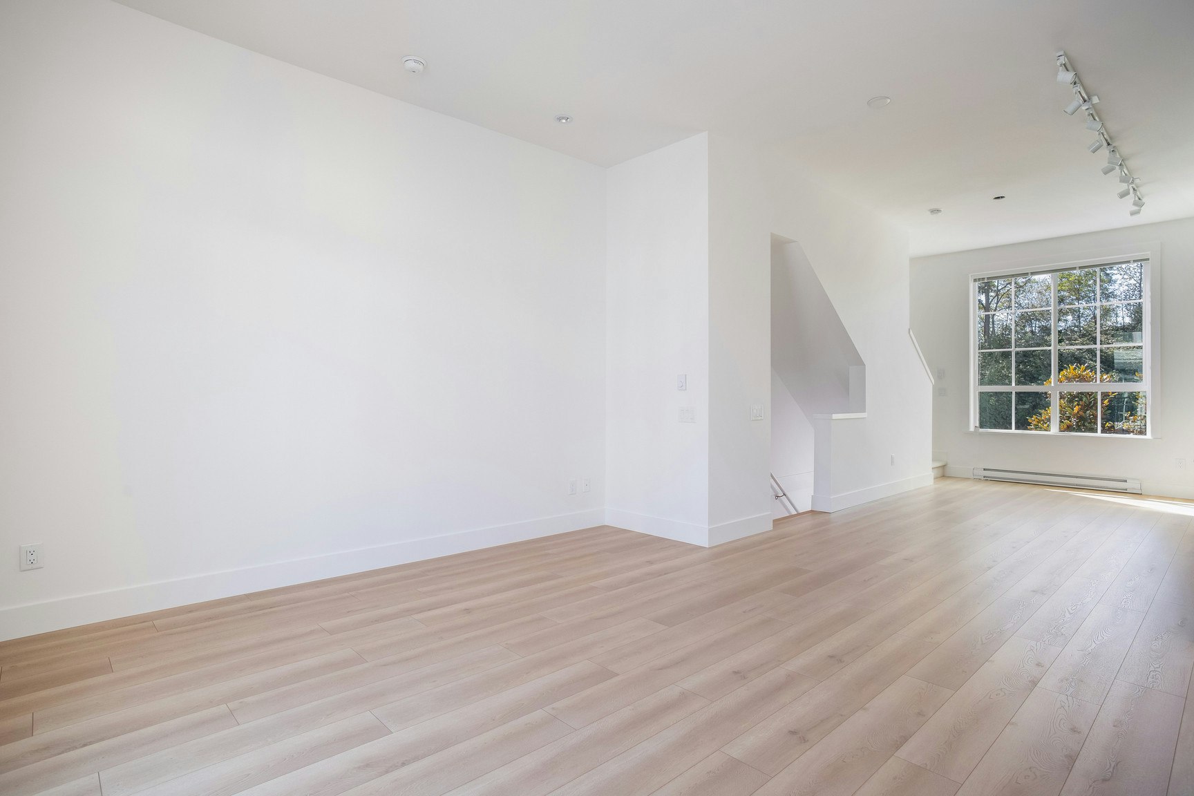 2850 Livingstone Avenue, Abbotsford, BC, V2T 0K3 2