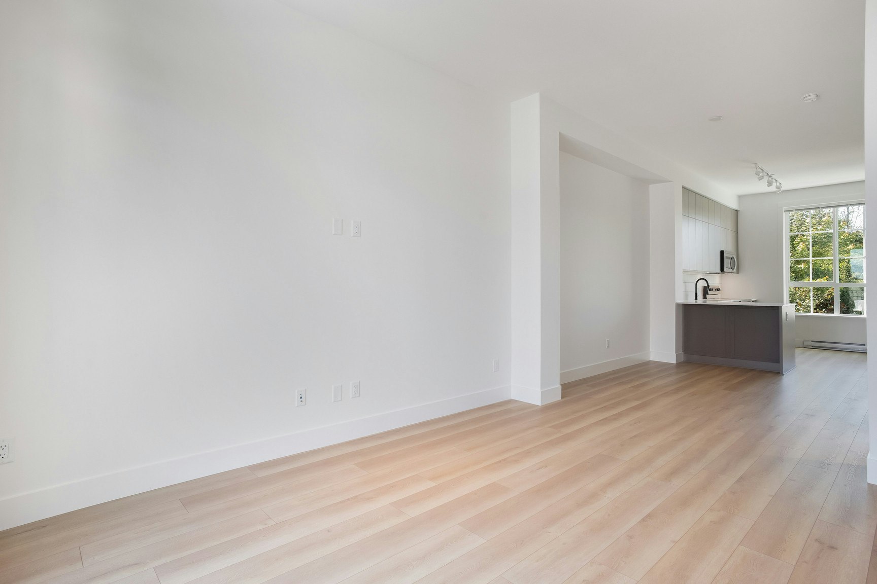 2850 Livingstone Avenue, Abbotsford, BC, V2T 0K3 4