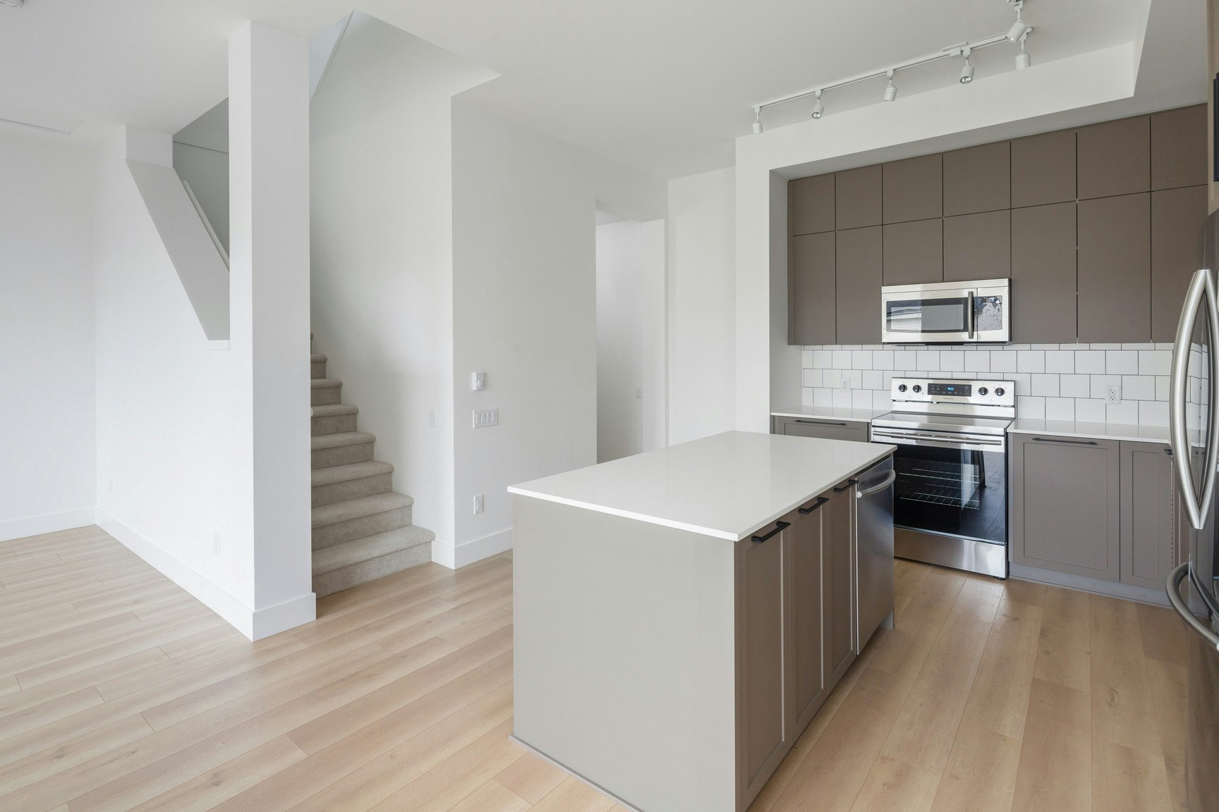 2850 Livingstone Avenue, Abbotsford, BC, V2T 0K3 - 11