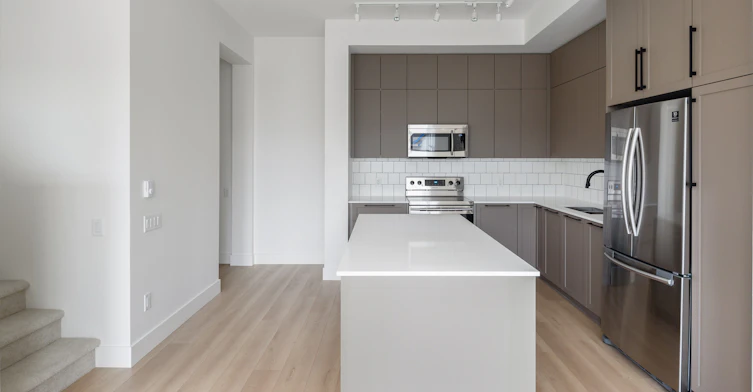 2850 Livingstone Avenue, Abbotsford, BC, V2T 0K3 - 10