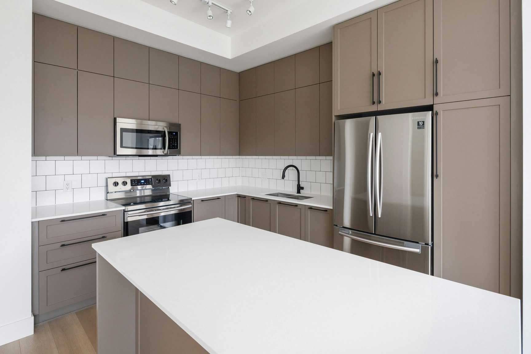 2850 Livingstone Avenue, Abbotsford, BC, V2T 0K3 - 18
