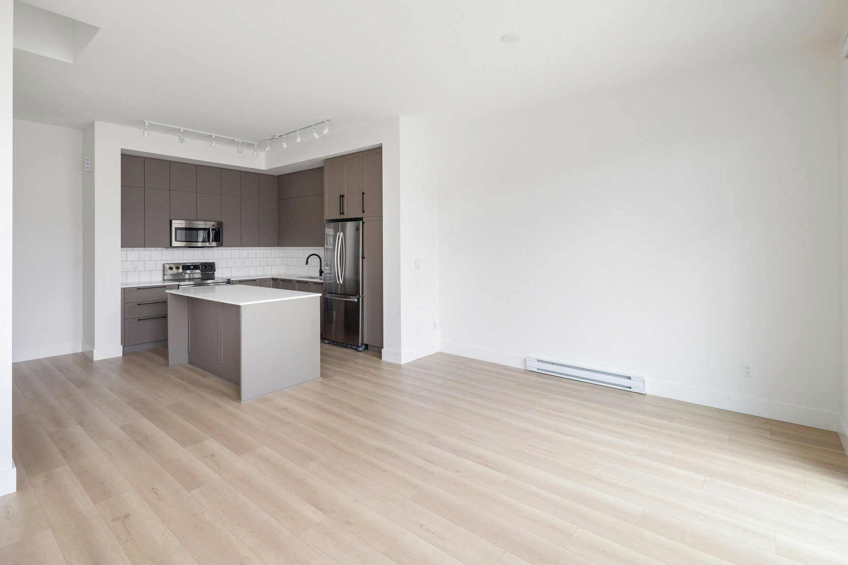 2850 Livingstone Avenue, Abbotsford, BC, V2T 0K3 - 9