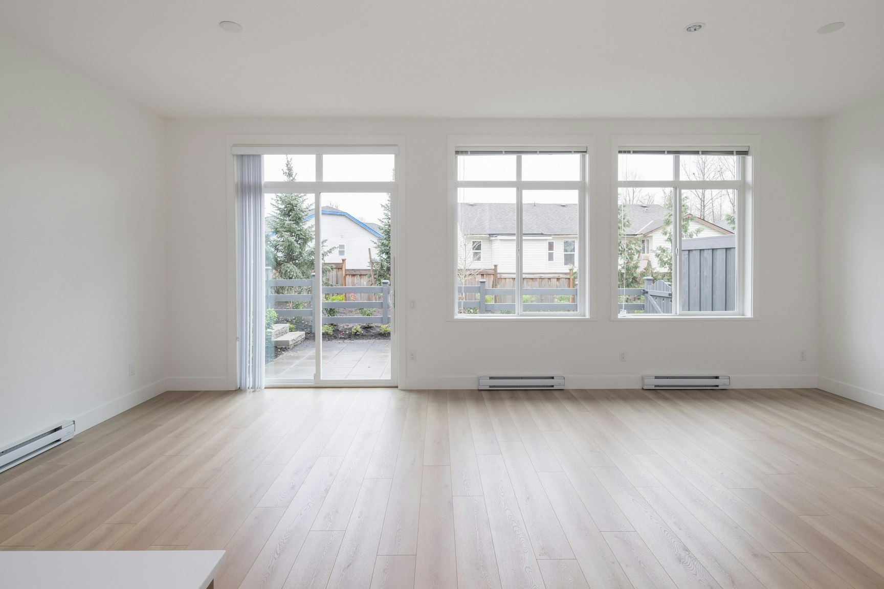 2850 Livingstone Avenue, Abbotsford, BC, V2T 0K3 - 4