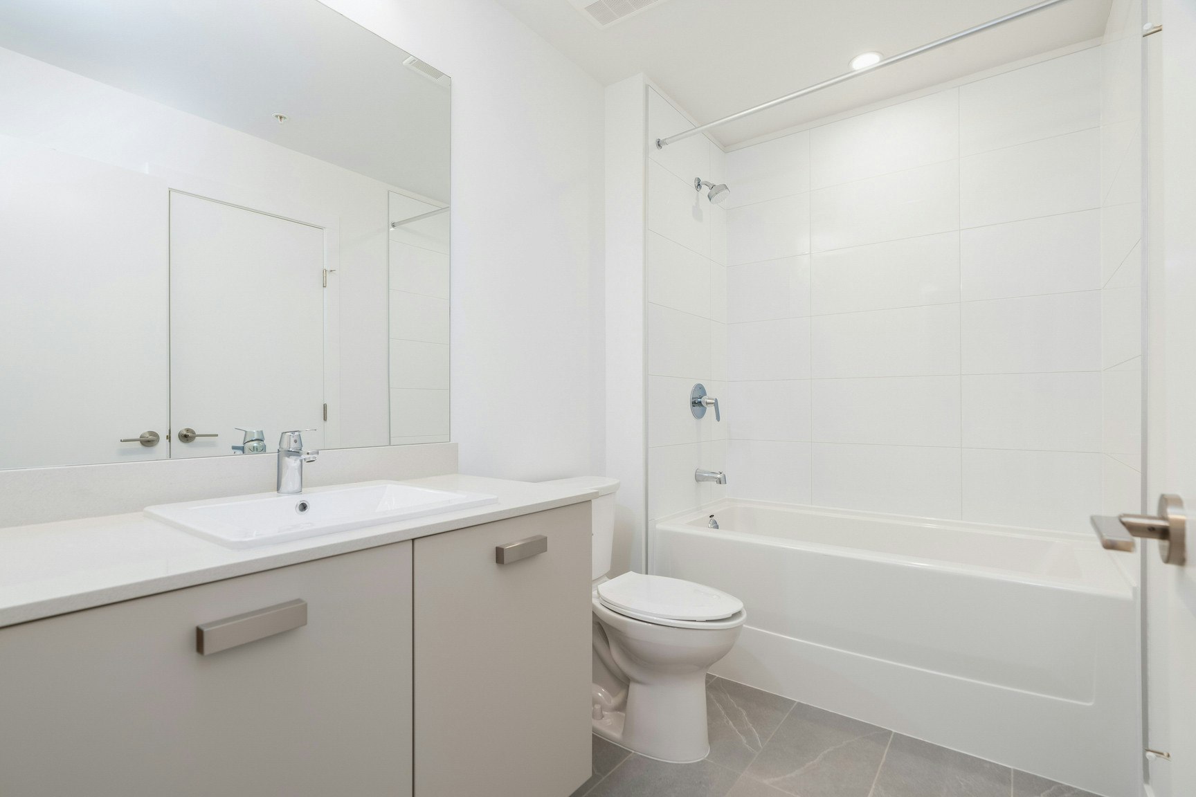 2850 Livingstone Avenue, Abbotsford, BC, V2T 0K3 - 9