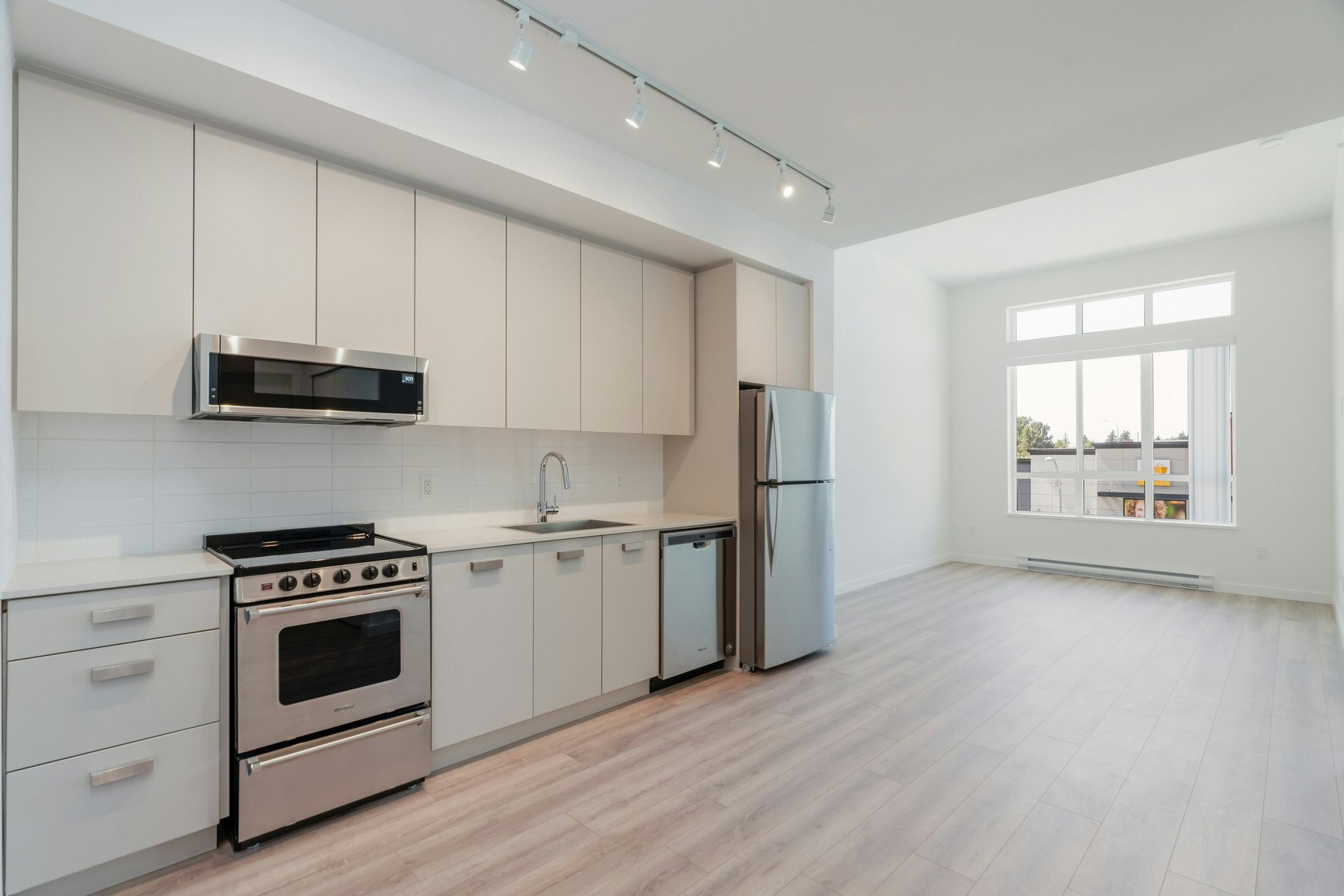 2850 Livingstone Avenue, Abbotsford, BC, V2T 0K3 4
