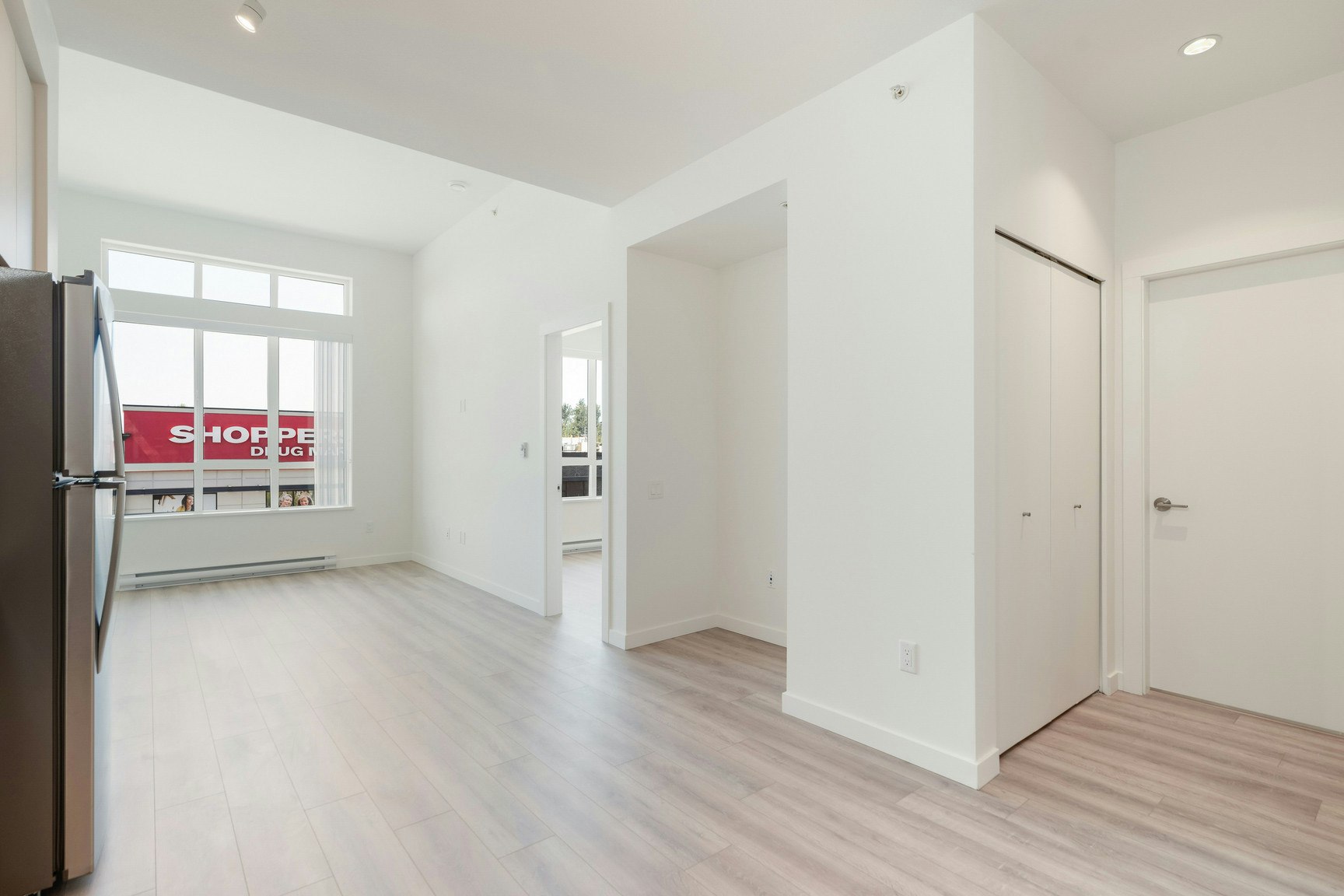2850 Livingstone Avenue, Abbotsford, BC, V2T 0K3 3