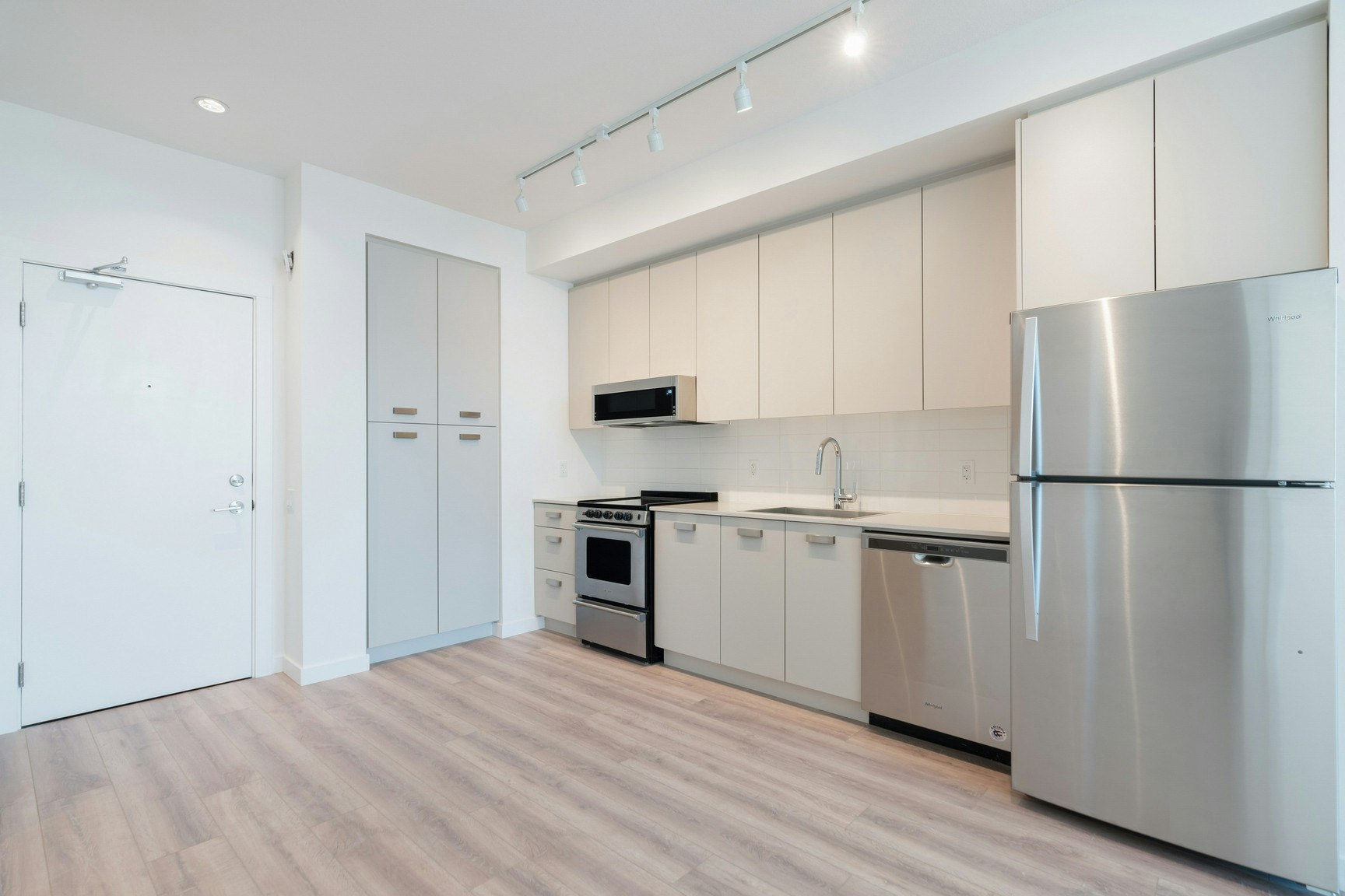 2850 Livingstone Avenue, Abbotsford, BC, V2T 0K3 - 6