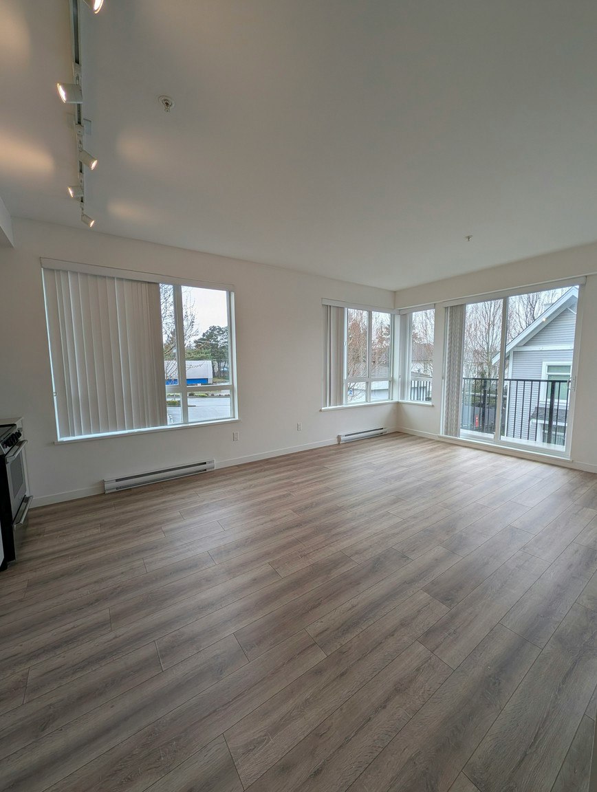 2850 Livingstone Avenue, Abbotsford, BC, V2T 0K3 2