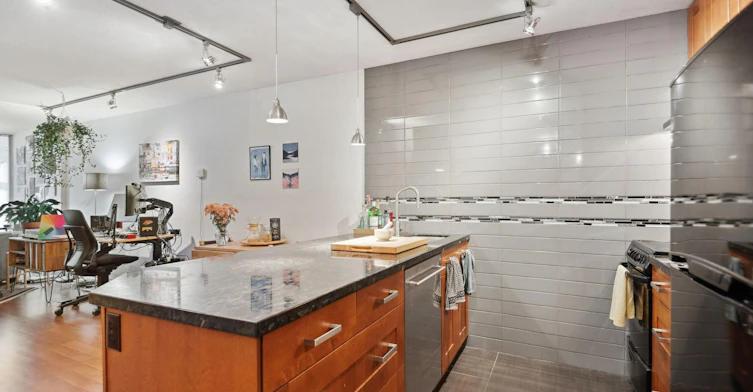 1330 Burrard Street, Vancouver, BC, V6Z 2B8 - 12