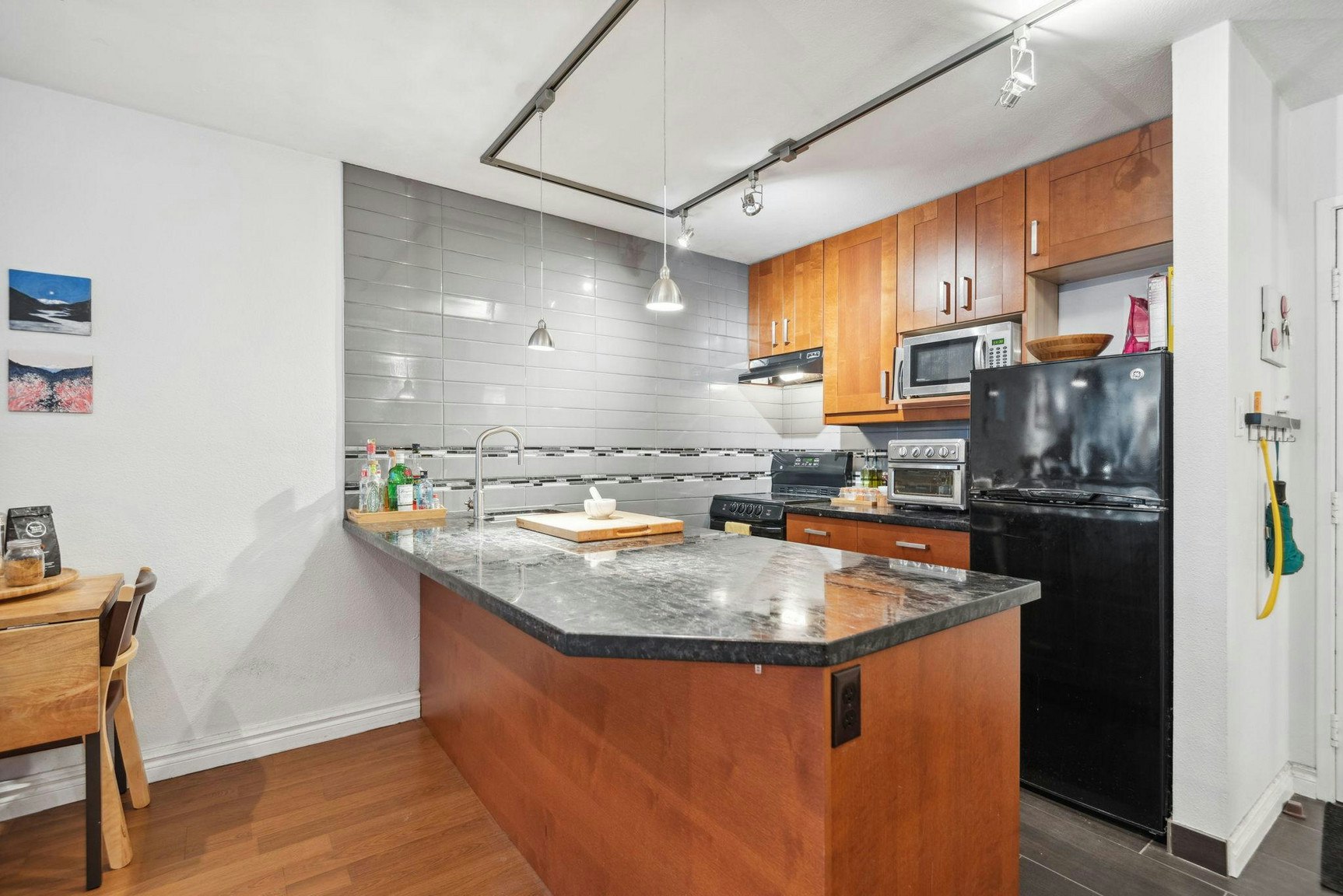 1330 Burrard Street, Vancouver, BC, V6Z 2B8 - 13