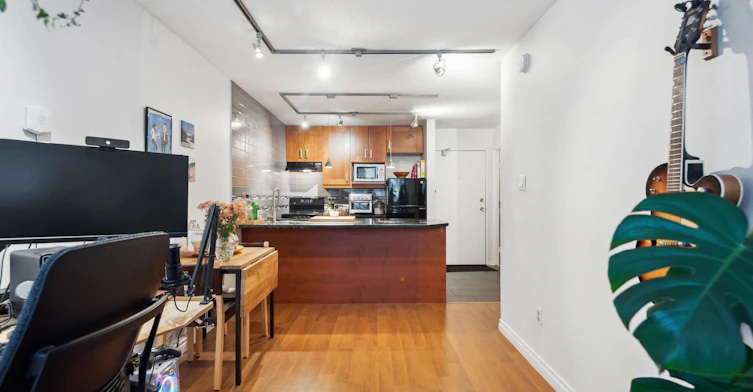 1330 Burrard Street, Vancouver, BC, V6Z 2B8 - 8