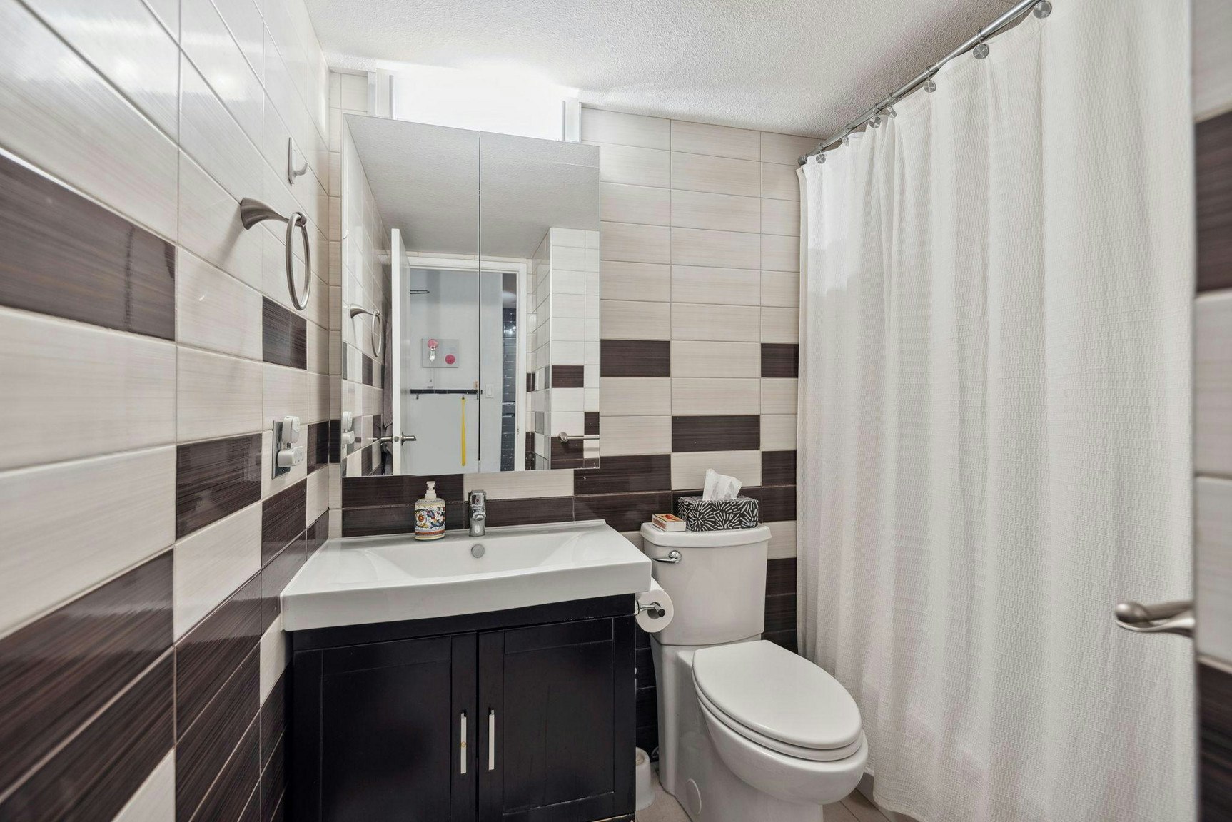 1330 Burrard Street, Vancouver, BC, V6Z 2B8 - 17