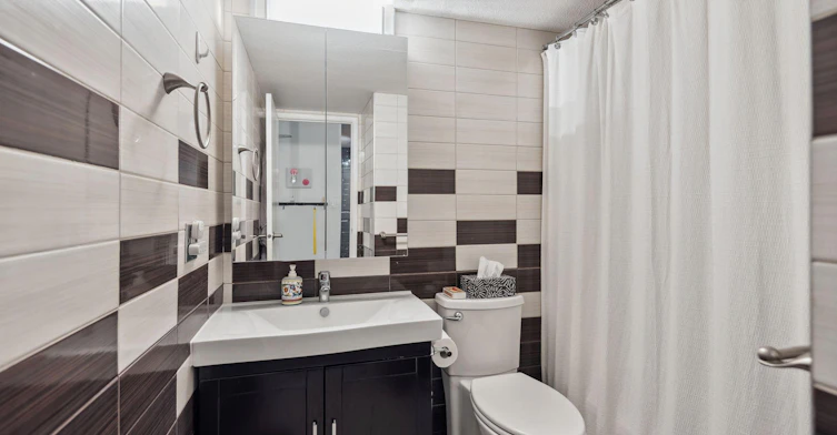 1330 Burrard Street, Vancouver, BC, V6Z 2B8 - 17