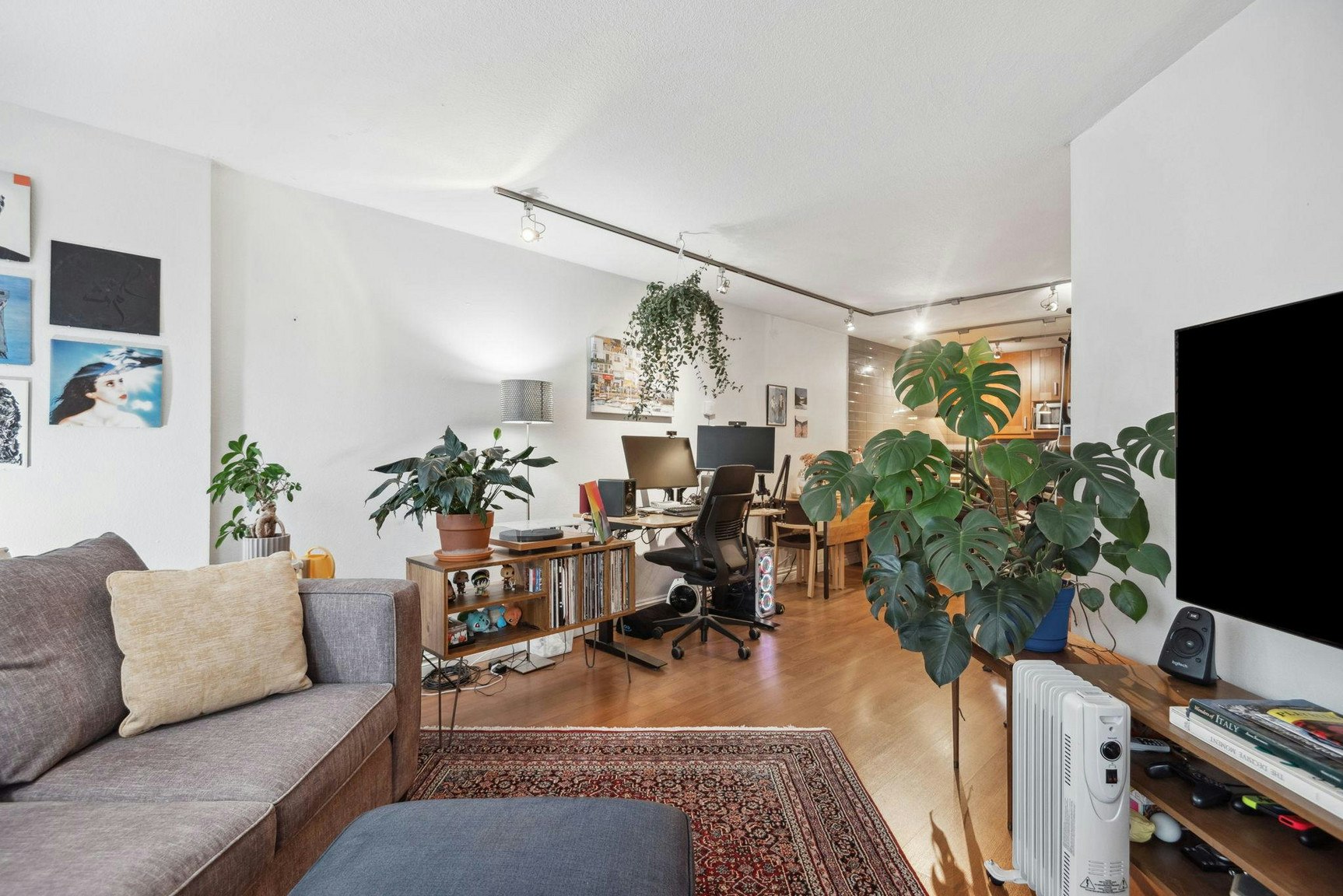 1330 Burrard Street, Vancouver, BC, V6Z 2B8 - 4