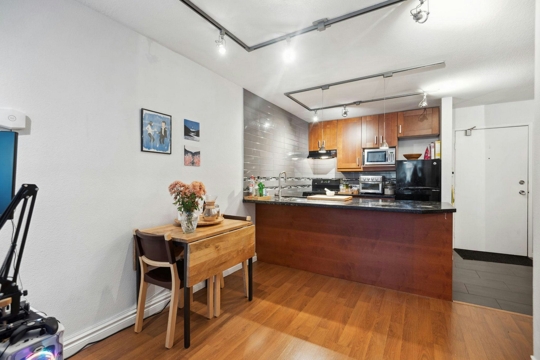 1330 Burrard Street, Vancouver, BC, V6Z 2B8 - 9