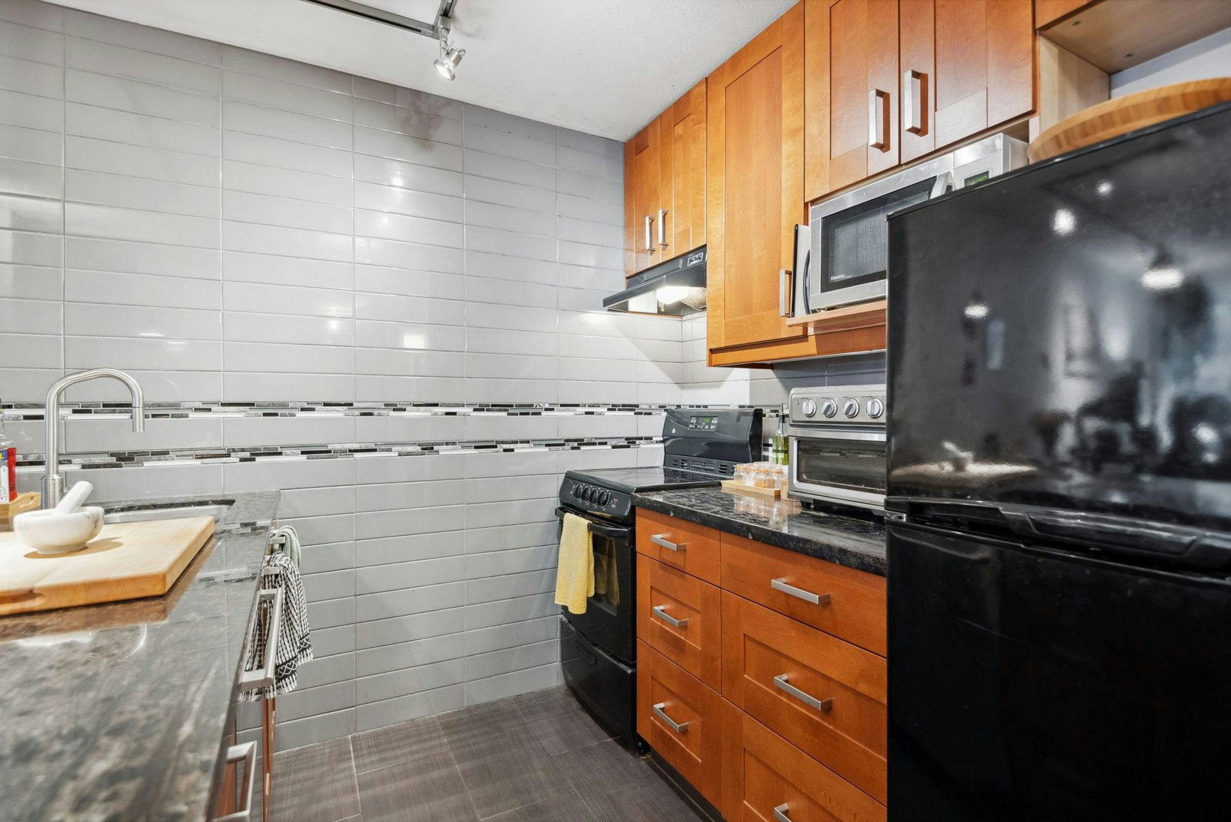 1330 Burrard Street, Vancouver, BC, V6Z 2B8 - 14