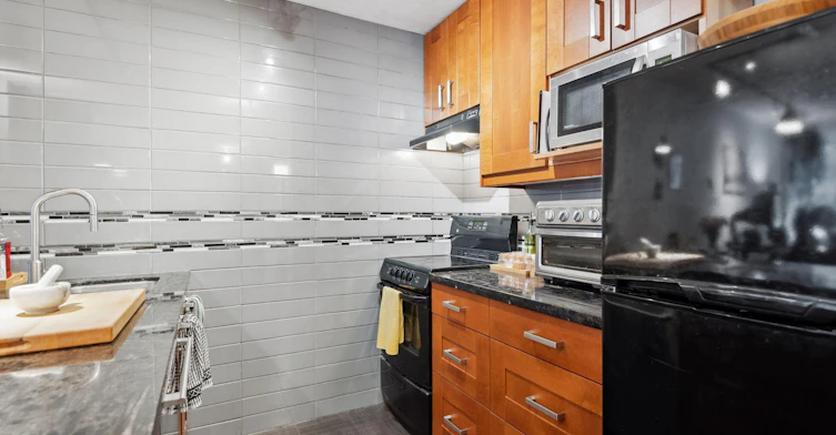 1330 Burrard Street, Vancouver, BC, V6Z 2B8 - 14
