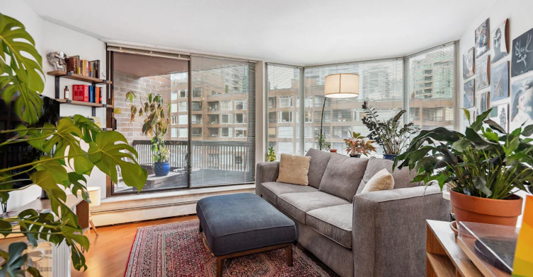 1330 Burrard Street, Vancouver, BC, V6Z 2B8 - 2