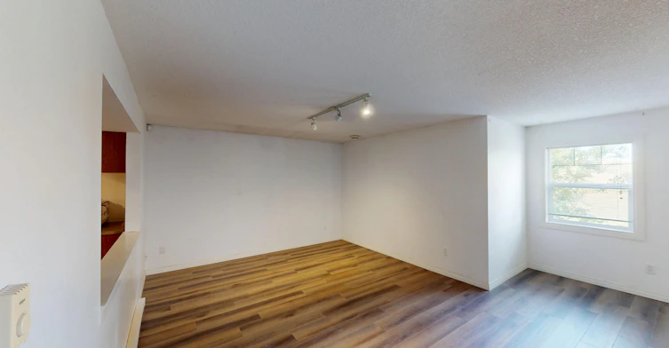 1331 8 Avenue Ne, Calgary, AB, T2E 0P2 - 10