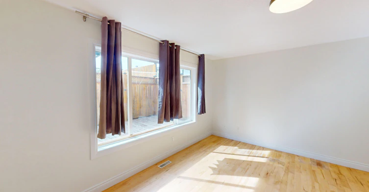 1331 8 Avenue Ne, Calgary, AB, T2E 0P2 - 7