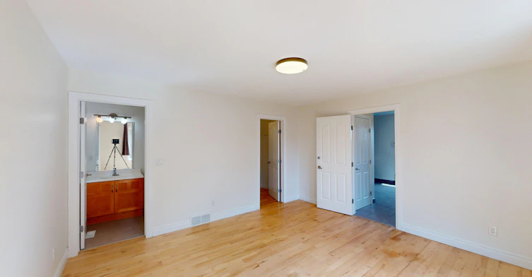 1331 8 Avenue Ne, Calgary, AB, T2E 0P2 - 8