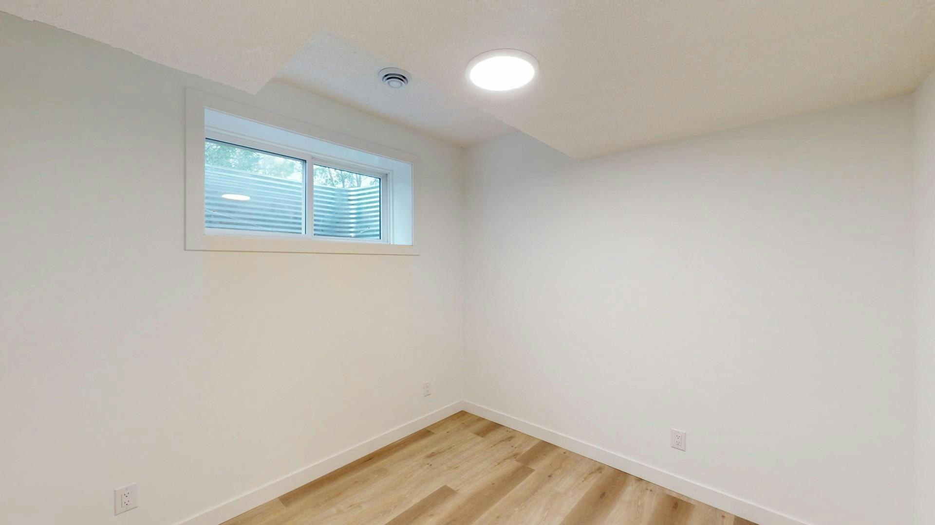 10969 140 Street Nw, Edmonton, AB, T5C 2M6 - 6
