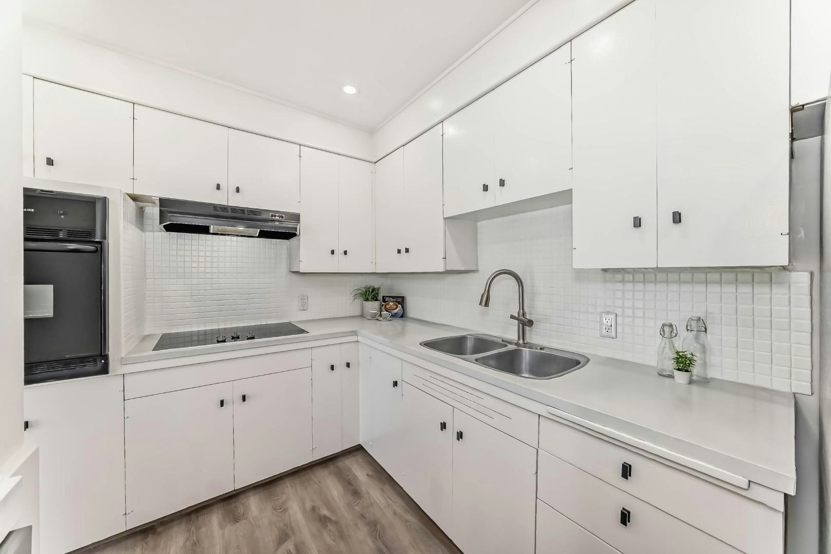 1319 107 Avenue Sw, Calgary, AB, T2W 0C1 - 2