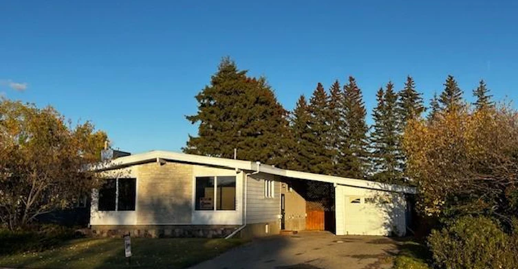 10805 106 Street, Grande Prairie, AB, T8V 2Z3