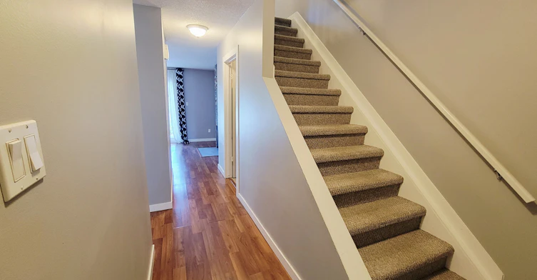 5805 Riverbend Road Northwest, Edmonton, AB, T6H 4V4 - 6