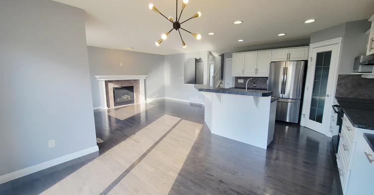 1020 118a Street Southwest, Edmonton, AB, T6W 0B8 - 2