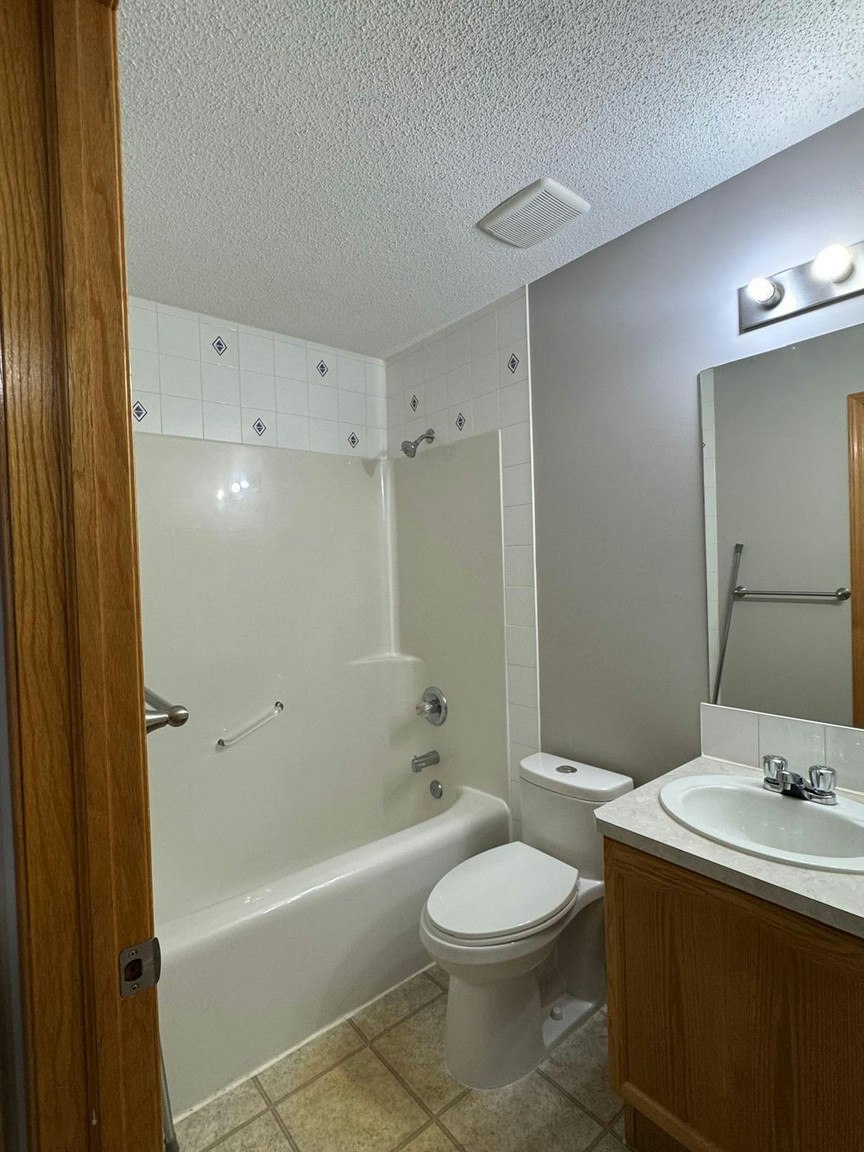 671 Taradale Drive Northeast, Calgary, AB, T3J 4W1 - 4