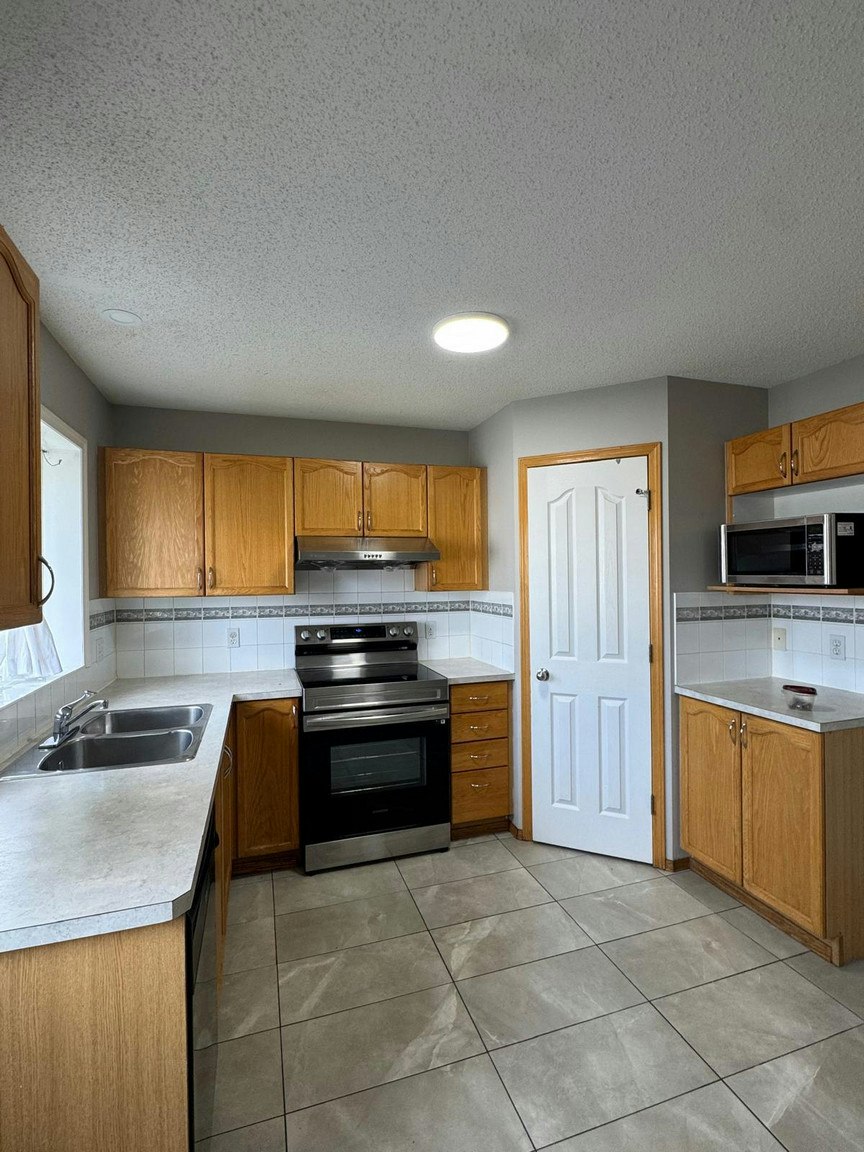 671 Taradale Drive Northeast, Calgary, AB, T3J 4W1 - 8